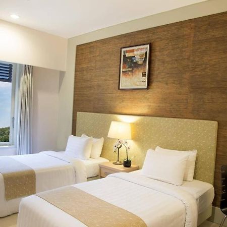 Ria Bintan Golf Lodge Lagoi Bagian luar foto