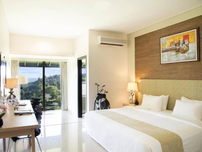 Ria Bintan Golf Lodge Lagoi Bagian luar foto